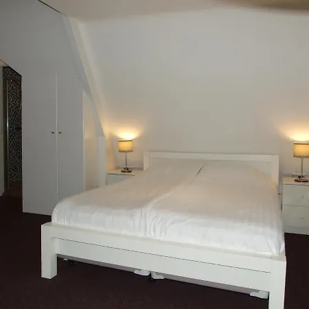 Meneer Pos Bed & Breakfast 3*