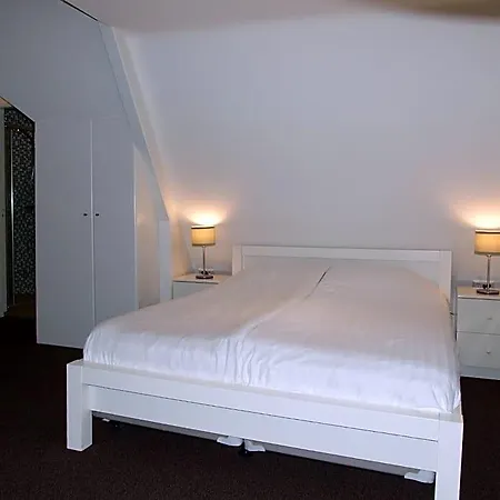 Meneer Pos Bed & Breakfast 3*
