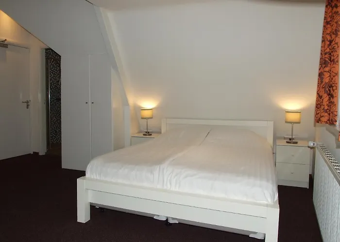 Meneer Pos Bed & Breakfast 3*