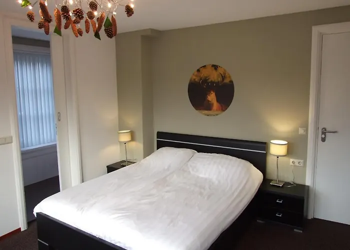 Bed & Breakfast Meneer Pos 3*